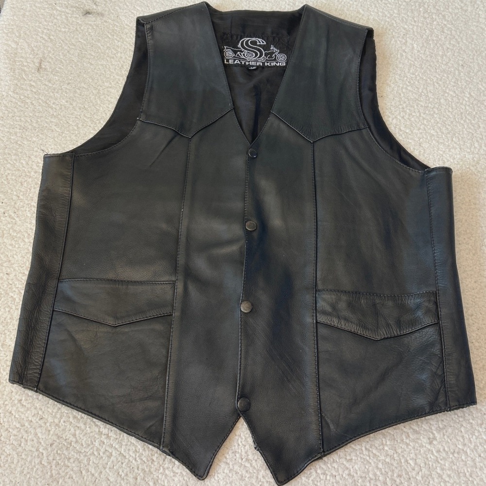 Leather King Mens Black Leather Motorcycle Biker Vest Size 48 Western Snap Front